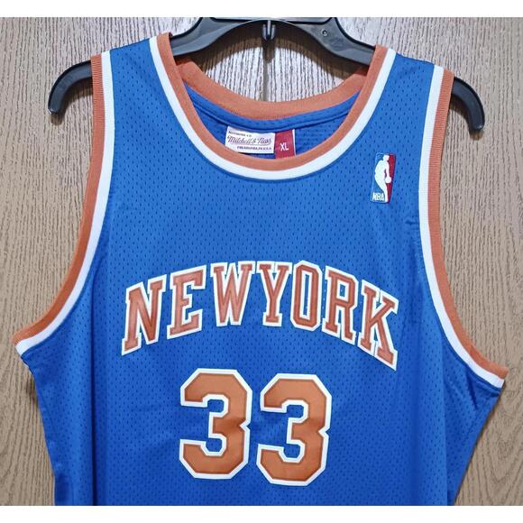 *Patrick Ewing-(Knicks)-(Blue)-(Good Con.)-(XL)-$95 - Picture 5 of 9